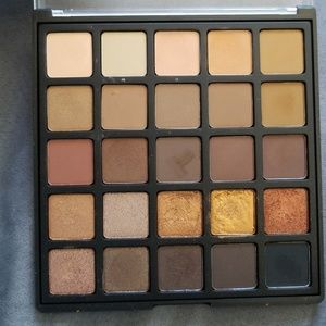 Morph Eye shadow pallete